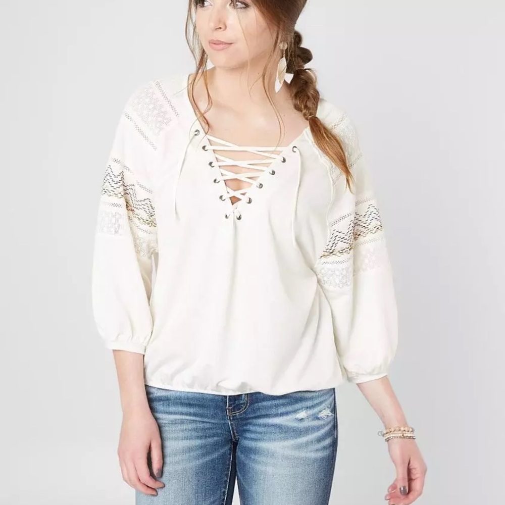 Gimmicks BKE NWT White Ivory Metallic Embroidered Top 3/4 Length Sleeves Small